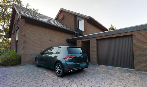 Large modernized detached house in a prime location