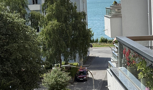 Moderne neuwertige 2 Zimmer Wohnung mit Seeblick