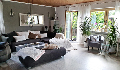 Bright and airy maisonette apartment with a garden – experience comfortable living with a feeling of home.