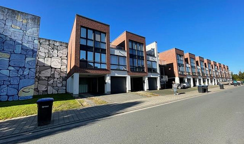 Architectural Highlight: Stunning Modern Townhouse with Garden & Rooftop Terrace – No Agency Fees!