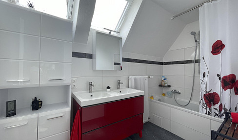 Semi-detached house with a large garden and potential for renovation in the musicians' district of Geretsried.