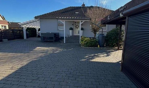 gepflegter Familienbugalow mit 6,5 Zimmern und Pool in der Wedemark