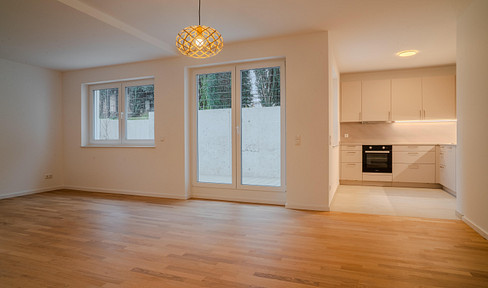 NEW CONSTRUCTION / First Occupancy / Prime Location: 3-room apartment (ground floor) - Entire floor.