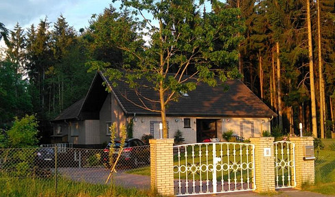 Second floor apartment in 2 family house for rent