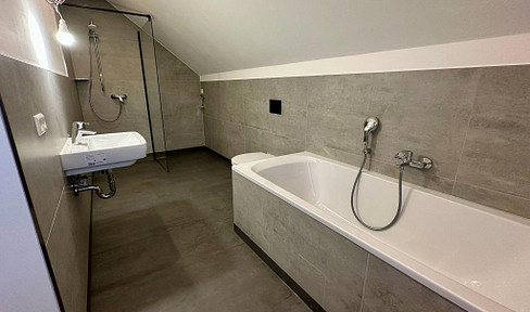 Moderne 2-Raum-Wohnung nach Komplettsanierung – mit Gartenmitnutzung in Rödlitz-Lichtenstein