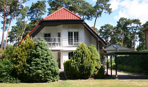 Living by the forest - detached house with garden, fireplace & home office in Wildau