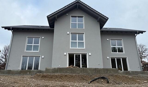 New building first occupancy 15 KM south-east of Munich for rent from 01.02. or later