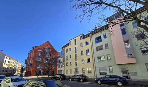Apartment with underground parking and far-reaching views from the south-facing balcony - unlet and commission-free