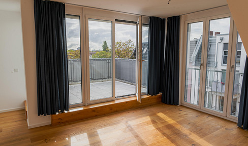 Penthouse maisonette apartment with 18m² roof terrace, EBK, walk-in closet without estate agent costs