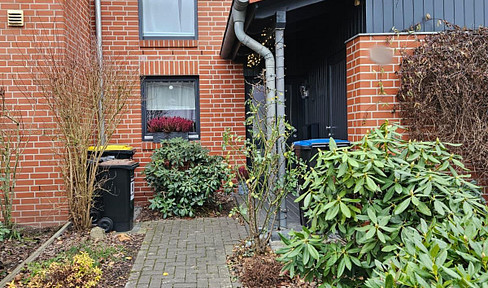 Well-kept mid-terrace house in a quiet premium location in Neustadt - private & commission-free
