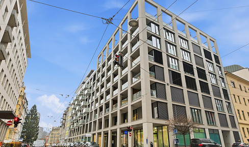 Wohnen mit Stil und Komfort - Helle Wohnung mit Loggia, Balkon & Tiefgarage - Barrierefrei