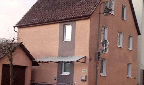 Detached house with 3 apartments, garage, garden