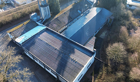 Prdouktions- /Lagerhalle mit Verwaltungsgebäude und Betriebswohnung