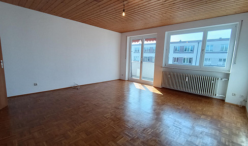 Bright 4-room apartment (104 m²) with south-facing balcony - quiet & central in Nuremberg-Maxfeld