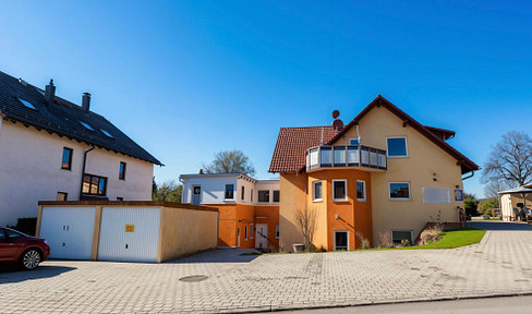 Attraktives Mehrfamilienhaus mit 4 Wohneinheiten auf großem Grundstück