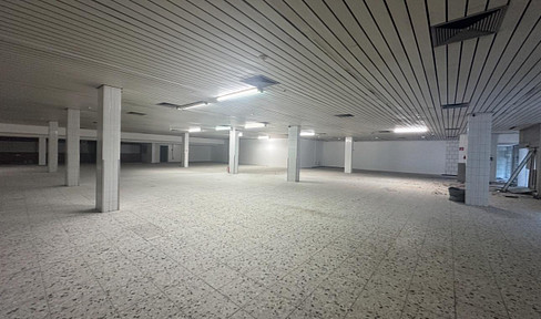 Ehemaliger Supermarkt 758m² Gewerbe für Fitness Freizeit Lager Einzelhandel Vereinsheim Sporthalle
