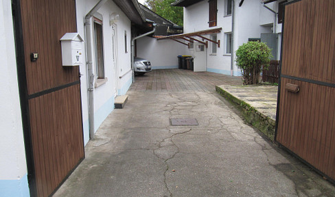 von PRIVAT *** EFH + Nebengebäude * Garten * Garage * Hof * Keller