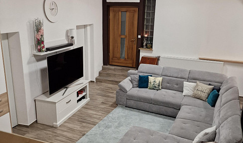 Charming living: 3.5-room apartment with adjoining workspaces