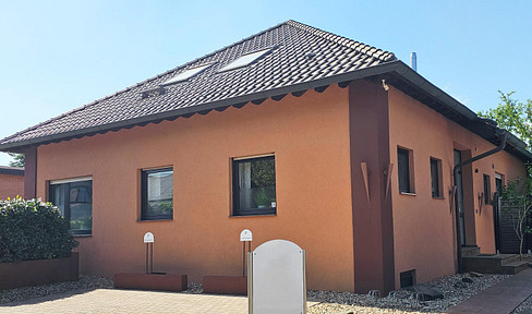 Mediterranes Familienidyll mit Stil - Exklusives Einfamilienhaus mit separatem Bürotrakt