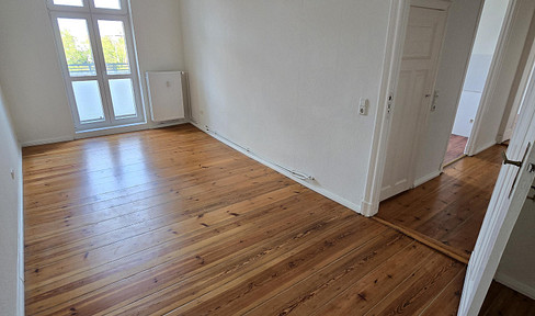 Von Privat, 2x 2 Zi (1x bezugsfrei) Altbauwohnung, Nähe Schloßstraße