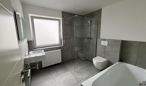 High-quality renovated terraced house with garden & garage - commission-free!