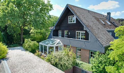 Spacious house in prime residential area in Cologne-Müngersdorf commission-free from private owner