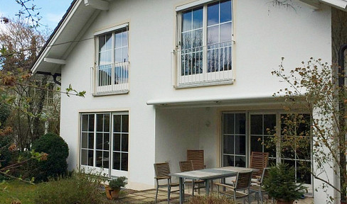 Detached house with garden in popular residential area - Riemerling