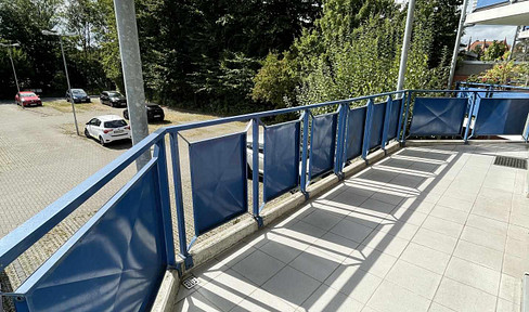 Well-kept 3.5-room apartment on the 1st floor with elevator, south-facing balcony, new fitted kitchen and parking space