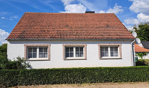 Residential house, plot of land, great potential