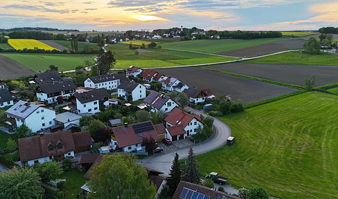 Familenfreundliches und erschwingliches Baugrundstück in zentraler Ortslage (Für Doppelhaushälfte)