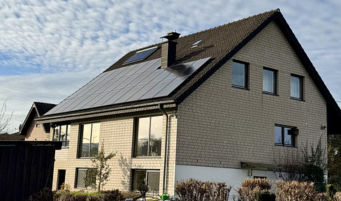 Detached house with granny apartment in quiet residential area