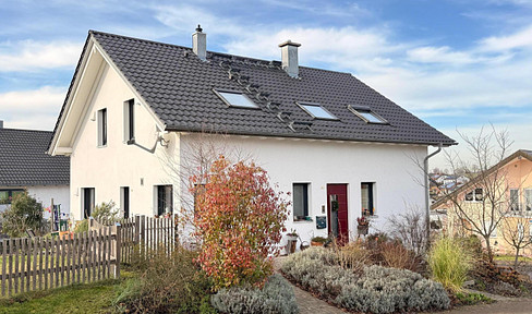 Einziehen und wohlfühlen - Einfamilienhaus in Feldrandlage mit Weitblick