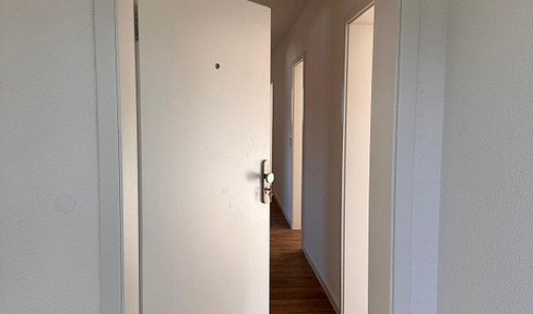 ​Erstbezug nach Kernsanierung: Hochmoderne 4,5-Zi.-Wohnung mit EBK & FB Heizung - Unterriexingen