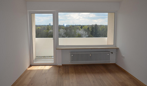 commission-free: Bright 3-room apartment for sale in Munich Moosach