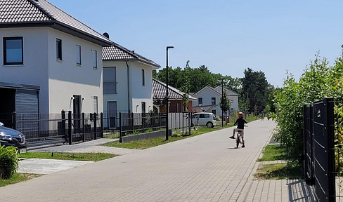 Commission-free and without developer commitment! Attractive building plot in new development area