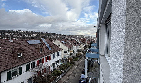 For singles and couples - apartment with balcony and kitchen in half-height of Stuttgart West