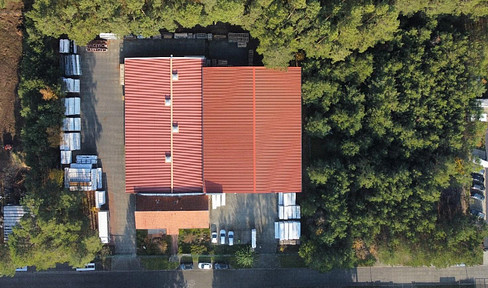 Commercial property with office, residential and hall space Conveniently located