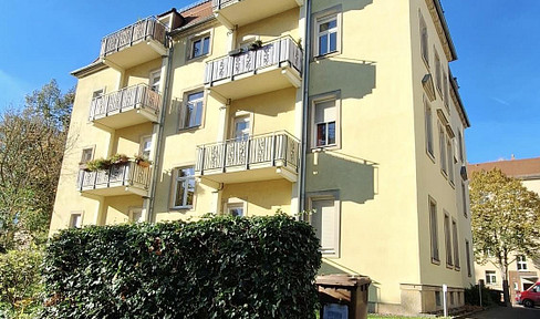 Available from April onwards, with no fixed end date: Bright, well-maintained 3.5-room maisonette apartment with a terrace and 2 bathrooms.