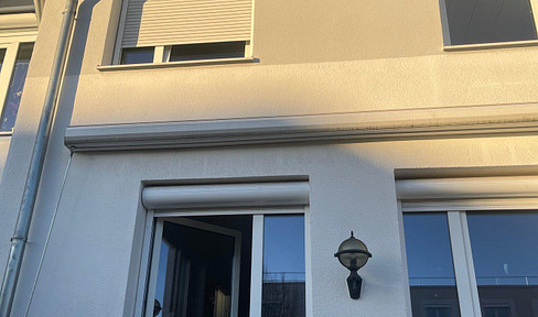 Bright, large house with garage and garden