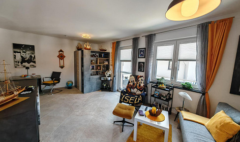 Sunny 2-room apartment in an absolutely quiet, south/west-facing location - fully furnished, including all furniture and appliances.