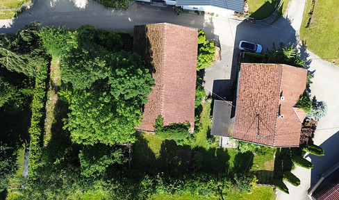 House in need of renovation with outbuilding for enthusiasts with manual skills