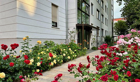 East and west sun, oiled parquet flooring, ecologically renovated