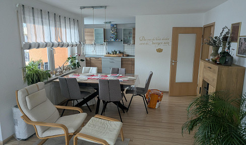 Commission-free - spacious apartment for sale, just 10 minutes from Schwetzingen Palace.