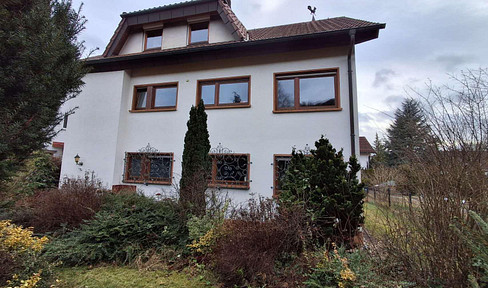 Helle 3-Zimmer-Dachgeschosswohnung (68 m²) mit großer Gartenmitbenutzung & EBK