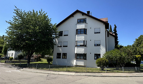 Charming 2.5 room apartment in sought-after residential area incl. kitchen, balcony and underground parking space