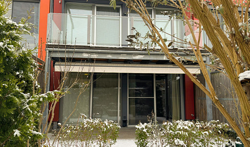 Exclusive efficiency house with lake view