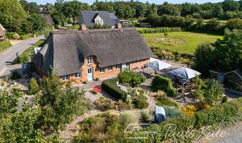 Friesenhaus in Nordfriesland nahe Husum | Energieklasse A+ | kernsaniertes Reetdachhaus von 1861