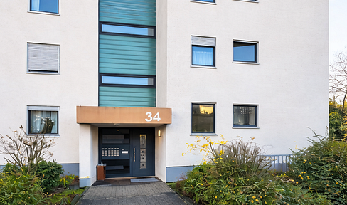 Freshly renovated 2-room apartment with garage near the university