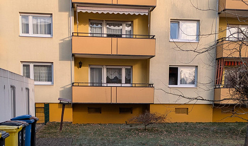 Ground floor apartment, 3 rooms, balcony, cellar, garage