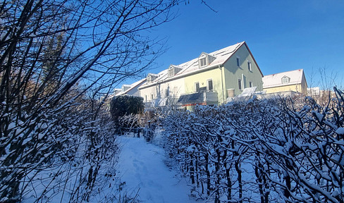 Very well-maintained, sunny terraced house in a quiet, family-friendly location